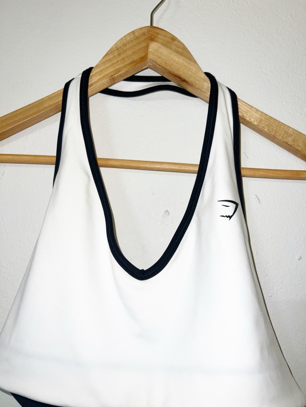 Gymshark white and black and white halter v neck women’s sports bra new - Picture 2 of 11